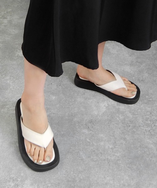 alala（アララ）の「厚底トングサンダル（サンダル・レディース・ベージュ/ホワイト/ブラック/ブラウン系・S/M/L/LL）」の17枚目の写真