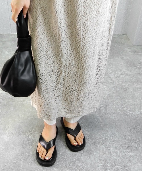 alala（アララ）の「厚底トングサンダル（サンダル・レディース・ベージュ/ホワイト/ブラック/ブラウン系・S/M/L/LL）」の15枚目の写真