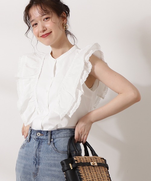 N.（N. Natural Beauty Basic）（エヌエヌナチュラルビューティーベーシック）の「コットンレースフリルスリーブブラウス（シャツ/ブラウス・レディース・ブラック/ホワイト・MEDIUM）」の2枚目の写真