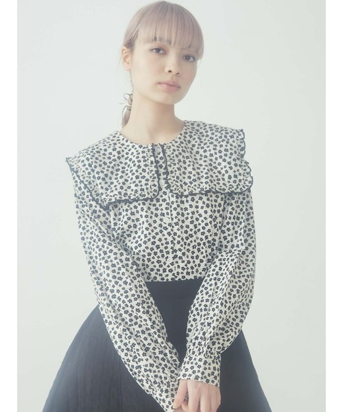 merry jenny（メリージェニー）の「flowerセーラーカラーブラウス（シャツ/ブラウス・レディース・ブラック/ブルー・FREE）」の2枚目の写真