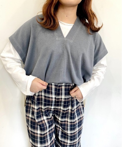 nemne store(ネンネストア)の「秋の香りのサイドリボンVネックベスト(ベスト・レディース・ブルー/アイボリー/スミクロ・フリー)」の2枚目の写真