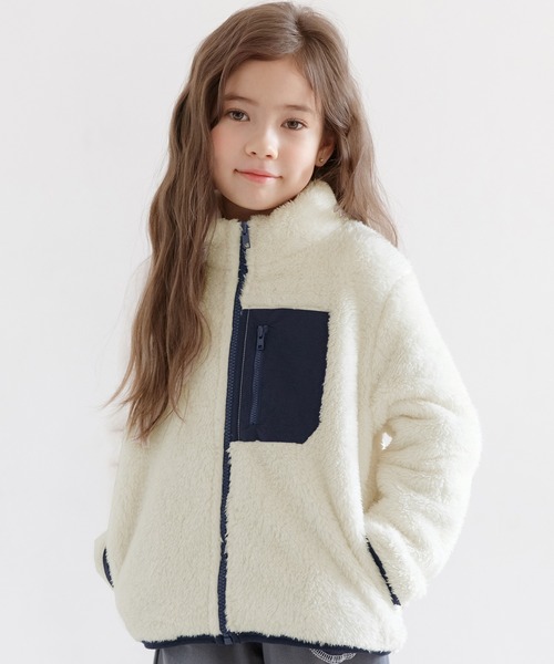 Bee des Bee（ビーデスビー）の「ボアジャケット（その他アウター・キッズ・ベージュ/ブラック/オフホワイト/ラベンダー/チャコール/ライトブルー/コーラルピンク・110cm/120cm/130cm/140cm/150cm/100cm）」の2枚目の写真