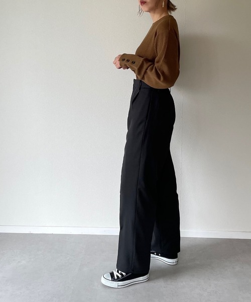 y/m by misato（イムバイミサト）の「袖ボタンカットリブトップス（Tシャツ/カットソー・レディース・ブラック/ブラウン/オフホワイト・FREE）」の5枚目の写真