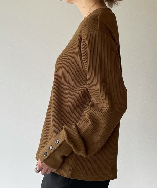 トップス misato y/m by misato（イムバイミサト）の「袖ボタンカットリブトップス（T