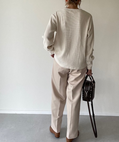 y/m by misato（イムバイミサト）の「袖ボタンカットリブトップス（Tシャツ/カットソー・レディース・ブラック/ブラウン/オフホワイト・FREE）」の20枚目の写真