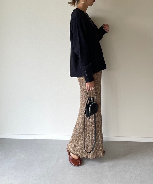 y/m by misato（イムバイミサト）の「袖ボタンカットリブトップス（Tシャツ/カットソー・レディース・ブラック/ブラウン/オフホワイト・FREE）」の16枚目の写真