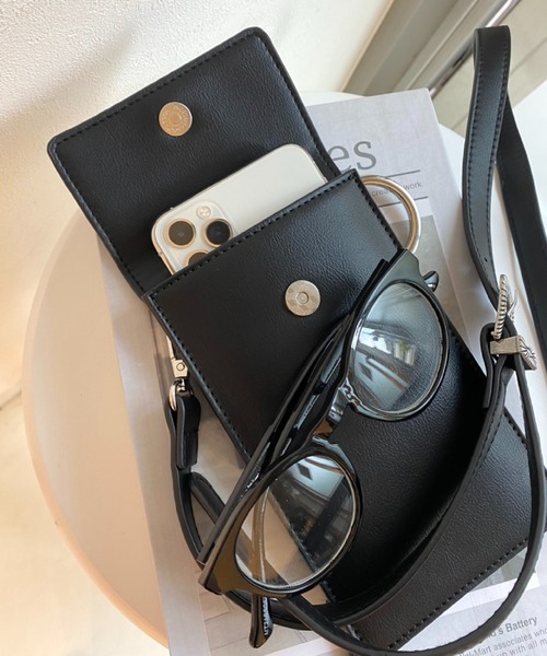 SPINNS（スピンズ）の「【組み合わせ自由自在】フェイクレザーカスタムバッグ モバイルケース（スマホケース/カバー・レディース・ブラック/アイボリー/ベージュ・ONESIZE）」の11枚目の写真