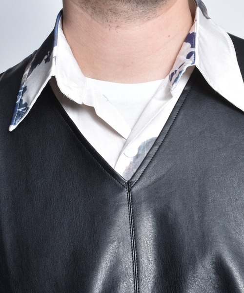 endevice（エンデヴァイス）の「フェイクレザー Vネック ベスト（ベスト・メンズ・ブラック・M/L）」の6枚目の写真