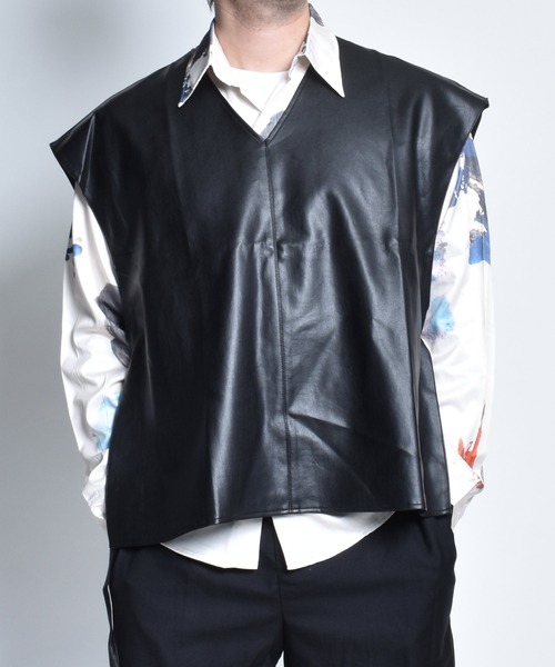 endevice（エンデヴァイス）の「フェイクレザー Vネック ベスト（ベスト・メンズ・ブラック・M/L）」の11枚目の写真