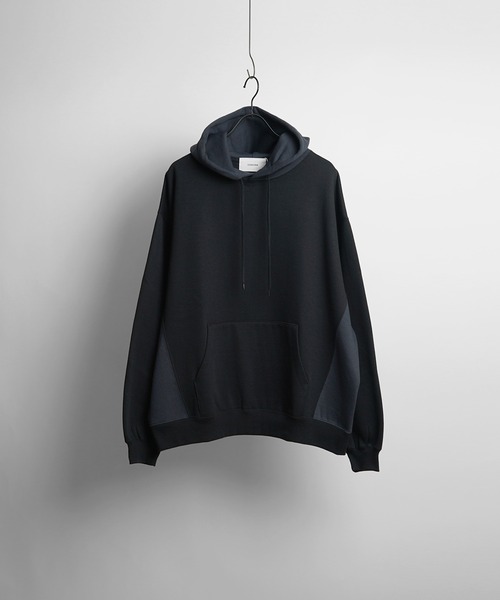 Confirm(コンファーム)の「ルーズシルエットプルオーバーパーカー【Confirm】(パーカー・メンズ・チャコールグレー/ベージュ/ブラック/サックスブルー/アイボリー/ブルー/ホワイト/レッド/パープル/ミント/ブラック系その他/グリーン/ベージュ系その他・M/L)」の16枚目の写真