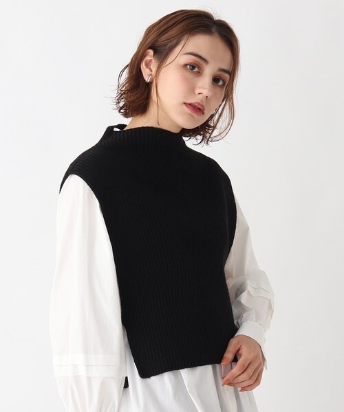 AG by aquagirl(エージーバイアクアガール)の「◆ボトルネックバルキーニットベスト(ベスト・レディース・ブラック/オフホワイト・38)」の2枚目の写真