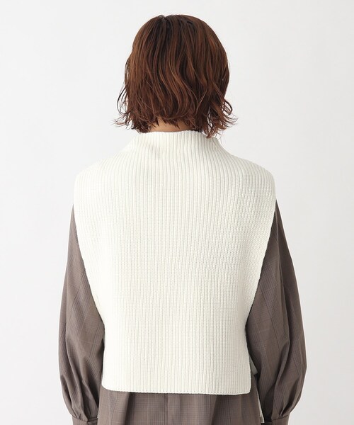 AG by aquagirl(エージーバイアクアガール)の「◆ボトルネックバルキーニットベスト(ベスト・レディース・ブラック/オフホワイト・38)」の9枚目の写真