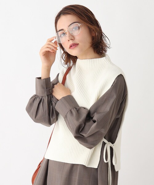 AG by aquagirl(エージーバイアクアガール)の「◆ボトルネックバルキーニットベスト(ベスト・レディース・ブラック/オフホワイト・38)」の17枚目の写真