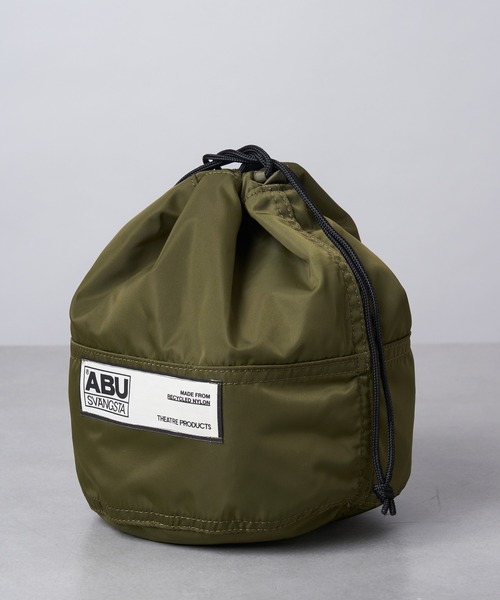 ABU GARCIA（アブ・ガルシア）の「【Fine 2月号掲載】【AbuGarcia×THEATREPRODUCTS】別注マルチ巾着バッグ（ショルダーバッグ・メンズ・カーキ/グレー/ブラック・ONE SIZE）」の4枚目の写真