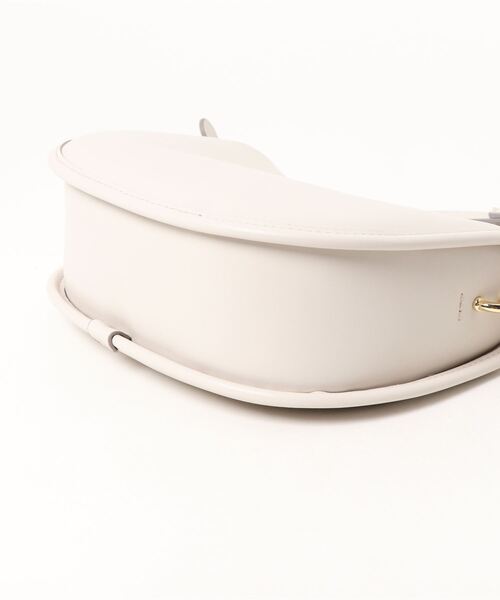 NATURAL BEAUTY BASIC(ナチュラルビューティーベーシック)の「2WAYサドルショルダー(ショルダーバッグ・レディース・イエロー/グレー/グリーン/ベージュ・フリ-)」の6枚目の写真
