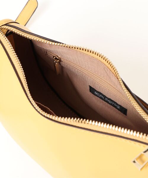 NATURAL BEAUTY BASIC(ナチュラルビューティーベーシック)の「2WAYサドルショルダー(ショルダーバッグ・レディース・イエロー/グレー/グリーン/ベージュ・フリ-)」の10枚目の写真