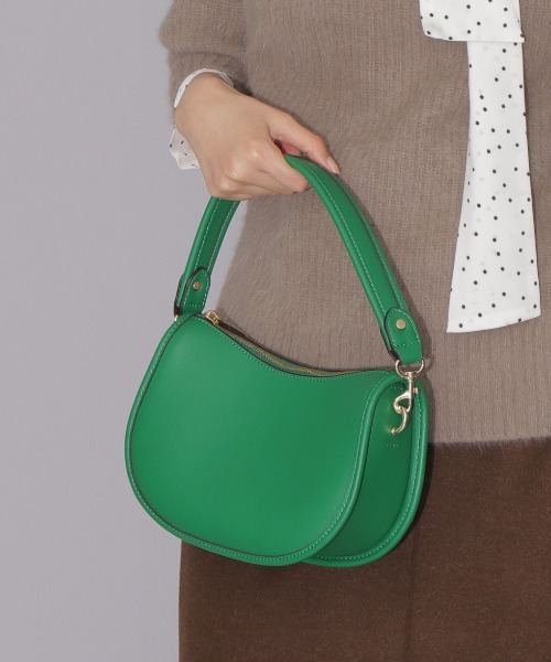 NATURAL BEAUTY BASIC(ナチュラルビューティーベーシック)の「2WAYサドルショルダー(ショルダーバッグ・レディース・イエロー/グレー/グリーン/ベージュ・フリ-)」の17枚目の写真
