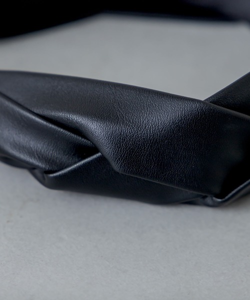 RASVOA（ラスボア）の「レザーツイストカチューシャ（カチューシャ・レディース・ブラック・FREE）」の13枚目の写真