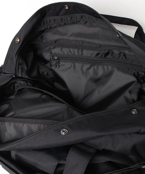 Carhartt WIP（カーハートダブリューアイピー）の「VERNON TRAVEL BAG（ボストンバッグ・メンズ・ブルーグリーン/ブラック・ONE SIZE）」の4枚目の写真