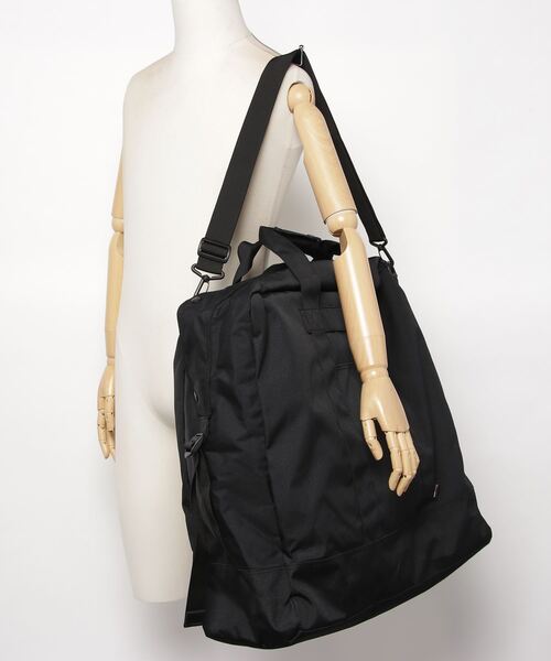 Carhartt WIP（カーハートダブリューアイピー）の「VERNON TRAVEL BAG（ボストンバッグ・メンズ・ブルーグリーン/ブラック・ONE SIZE）」の3枚目の写真