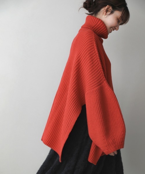 Bou Jeloud（ブージュルード）の「【WEB限定】スリットボリュームスリーブニット（ニット/セーター・レディース・ブラック/グレー/レッド/マスタード・FREE）」の4枚目の写真