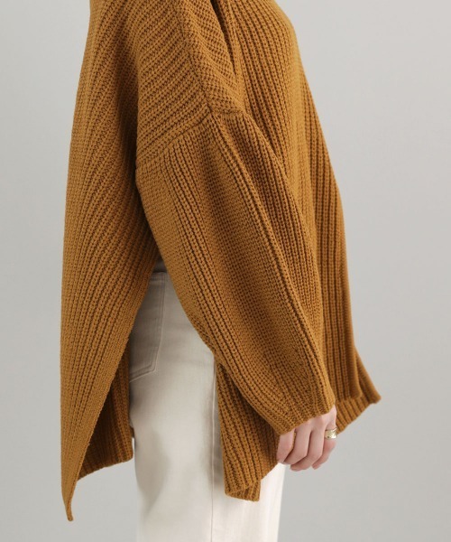 Bou Jeloud（ブージュルード）の「【WEB限定】スリットボリュームスリーブニット（ニット/セーター・レディース・ブラック/グレー/レッド/マスタード・FREE）」の17枚目の写真