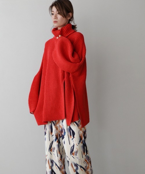 Bou Jeloud（ブージュルード）の「【WEB限定】スリットボリュームスリーブニット（ニット/セーター・レディース・ブラック/グレー/レッド/マスタード・FREE）」の5枚目の写真