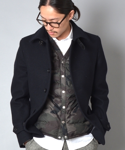 SHIPS(シップス)の「SC: メルトン シングル Pコート(ピーコート・メンズ・ベージュ/ネイビー・MEDIUM/X-LARGE/SMALL/LARGE)」の2枚目の写真