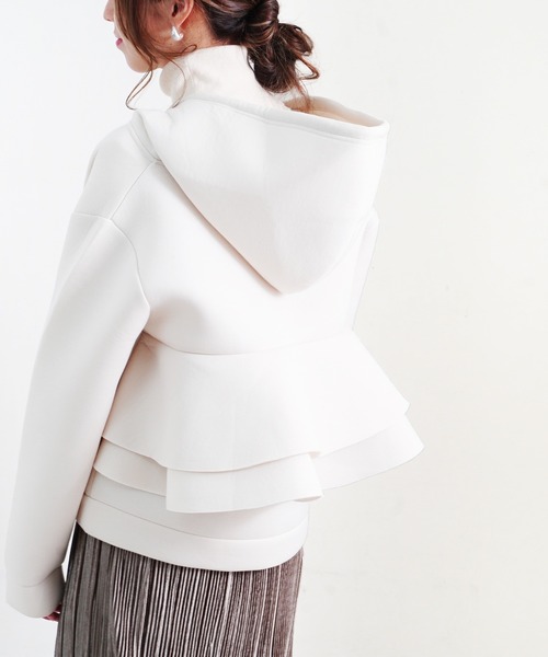 Fizz(フィズ)の「【Fizz/フィズ】 ボンディング素材 バックフリルジップパーカー(パーカー・レディース・ベージュ/ブラック/アイボリー/グレー・M/L/XL)」の13枚目の写真