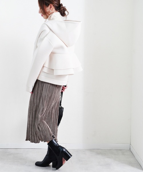 Fizz(フィズ)の「【Fizz/フィズ】 ボンディング素材 バックフリルジップパーカー(パーカー・レディース・ベージュ/ブラック/アイボリー/グレー・M/L/XL)」の10枚目の写真