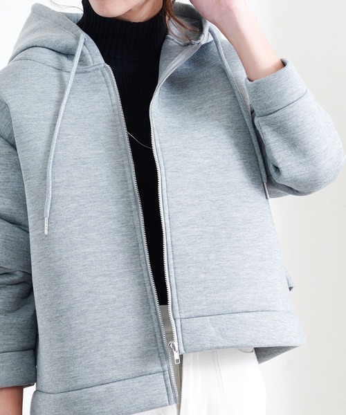 Fizz(フィズ)の「【Fizz/フィズ】 ボンディング素材 バックフリルジップパーカー(パーカー・レディース・ベージュ/ブラック/アイボリー/グレー・M/L/XL)」の17枚目の写真