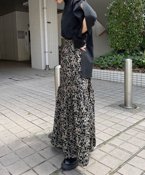 Ezick（エジック）の「ジオメトリック柄ティアードスカート（スカート・レディース・ブラック/グリーン・FREE）」の19枚目の写真