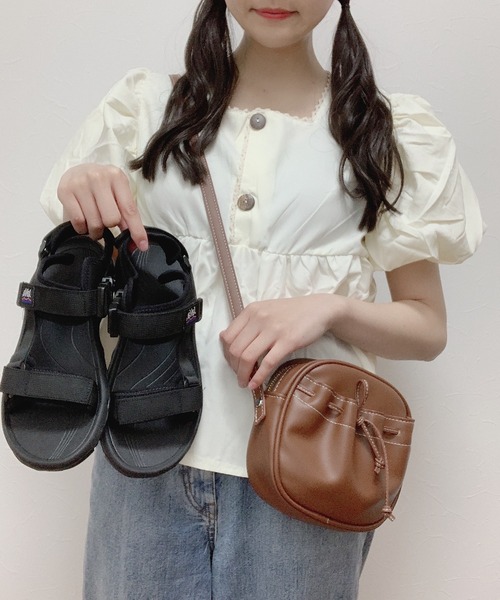 Cham.(チャム)の「バルーン袖ボタンブラウス(シャツ/ブラウス・レディース・オフホワイト/ベージュ/グリーン・F)」の5枚目の写真