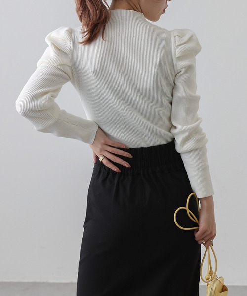 COLONY 2139（コロニートゥーワンスリーナイン）の「パワショルリブハイネックニットプルオーバー（ニット/セーター・レディース・ブラック/オフホワイト・FREE）」の7枚目の写真