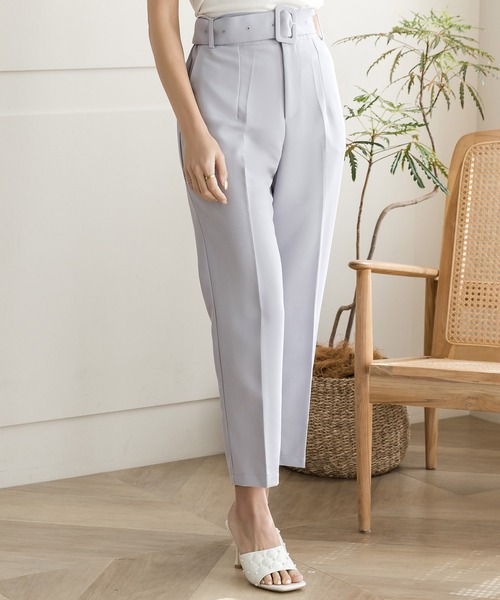 Julia Boutique（ジュリアブティック）の「バックルベルト付きテーパードパンツ/22006（その他パンツ・レディース・ベージュ/ラベンダー/グリーン/ブラック・ONE）」の4枚目の写真