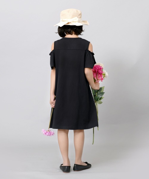 trois lapins kp（トロワラパンケーピー）の「ドット柄オフショルダーワンピース(140-160cm)（ワンピース・キッズ・ブラック/レッド・140cm/150cm/160cm）」の8枚目の写真