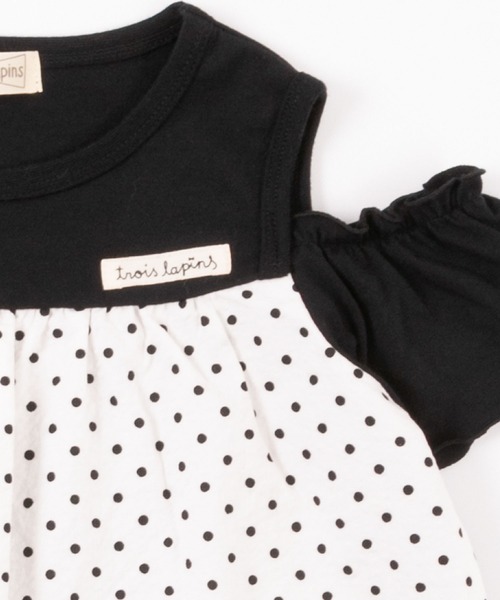 trois lapins kp（トロワラパンケーピー）の「ドット柄オフショルダーワンピース(140-160cm)（ワンピース・キッズ・ブラック/レッド・140cm/150cm/160cm）」の11枚目の写真