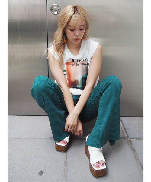 EVRIS（エヴリス）の「グラフィックルーズノースリーブトップス（Tシャツ/カットソー・レディース・ホワイト/ブラック・FREE）」の3枚目の写真