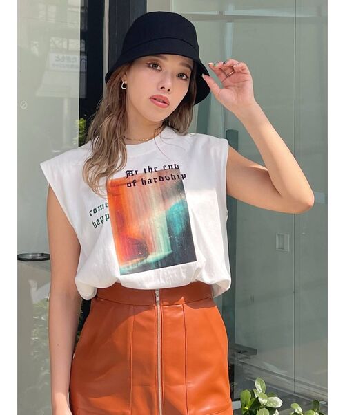 EVRIS（エヴリス）の「グラフィックルーズノースリーブトップス（Tシャツ/カットソー・レディース・ホワイト/ブラック・FREE）」の5枚目の写真