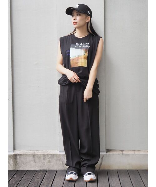 EVRIS（エヴリス）の「グラフィックルーズノースリーブトップス（Tシャツ/カットソー・レディース・ホワイト/ブラック・FREE）」の9枚目の写真