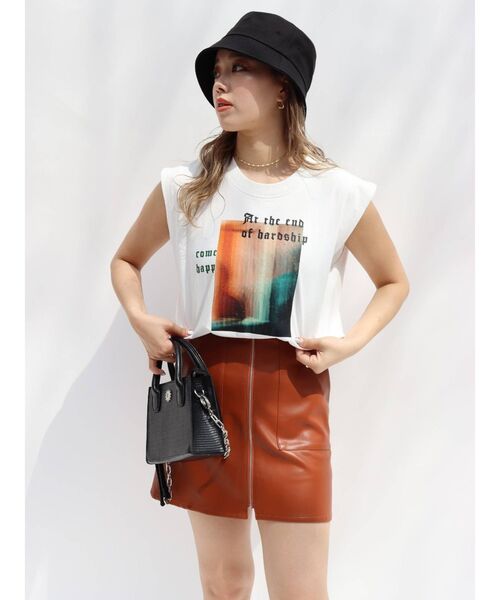 EVRIS（エヴリス）の「グラフィックルーズノースリーブトップス（Tシャツ/カットソー・レディース・ホワイト/ブラック・FREE）」の19枚目の写真