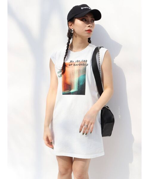 EVRIS（エヴリス）の「グラフィックルーズノースリーブトップス（Tシャツ/カットソー・レディース・ホワイト/ブラック・FREE）」の22枚目の写真