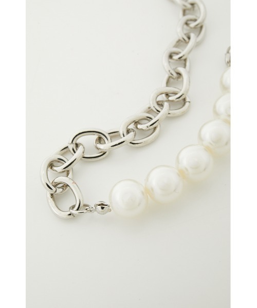 AZUL by moussy(アズールバイマウジー)の「FAUX PEARL×CHAIN NECKLACE/フェイクパール×チェーンネックレス(ネックレス・メンズ・シルバー・FREE)」の5枚目の写真