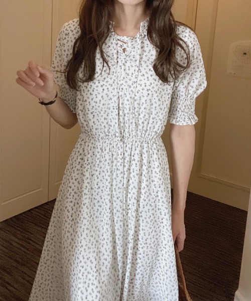 LAUIR(ラウアー)の「花柄シフォンリボンロングワンピース(ワンピース・レディース・ホワイト/ブラック/イエロー/ダークグリーン/ブラウン・MEDIUM/LARGE/X-LARGE)」の13枚目の写真