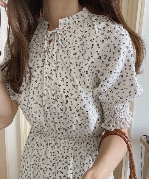 LAUIR(ラウアー)の「花柄シフォンリボンロングワンピース(ワンピース・レディース・ホワイト/ブラック/イエロー/ダークグリーン/ブラウン・MEDIUM/LARGE/X-LARGE)」の7枚目の写真