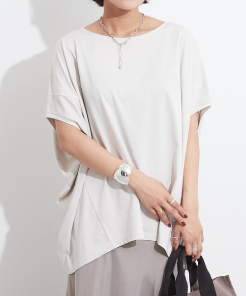 OUVRAGE CLASSE（ウヴラージュクラス）の「定番ドルマンTシャツ（Tシャツ/カットソー・レディース・ホワイト/ブラック/ベージュ/イエロー/ラベンダー・FREE）」の4枚目の写真