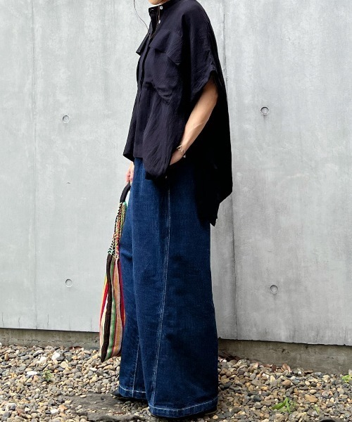 ECRIRE(エクリール)の「【YUKIEコラボ】サイドスリットリネンライクシャツ(シャツ/ブラウス・レディース・ブラック/オフホワイト/ピンク/グリーン・S/M)」の11枚目の写真