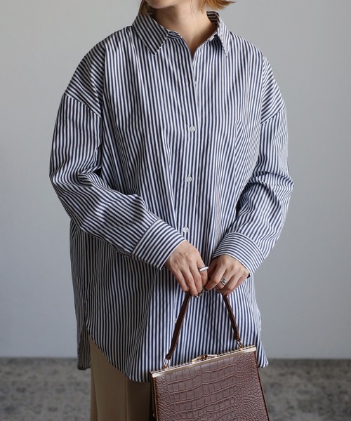 Yucca(ユッカ)の「長袖ルーズシルエットシャツ(シャツ/ブラウス・レディース・ホワイト/ネイビー/グレー/ピンク・LARGE/MEDIUM)」の4枚目の写真