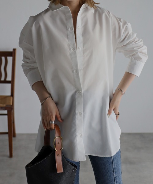 Yucca(ユッカ)の「長袖ルーズシルエットシャツ(シャツ/ブラウス・レディース・ホワイト/ネイビー/グレー/ピンク・LARGE/MEDIUM)」の2枚目の写真