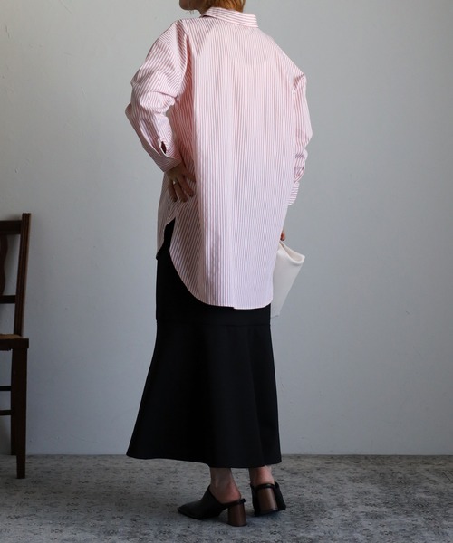 Yucca(ユッカ)の「長袖ルーズシルエットシャツ(シャツ/ブラウス・レディース・ホワイト/ネイビー/グレー/ピンク・LARGE/MEDIUM)」の17枚目の写真